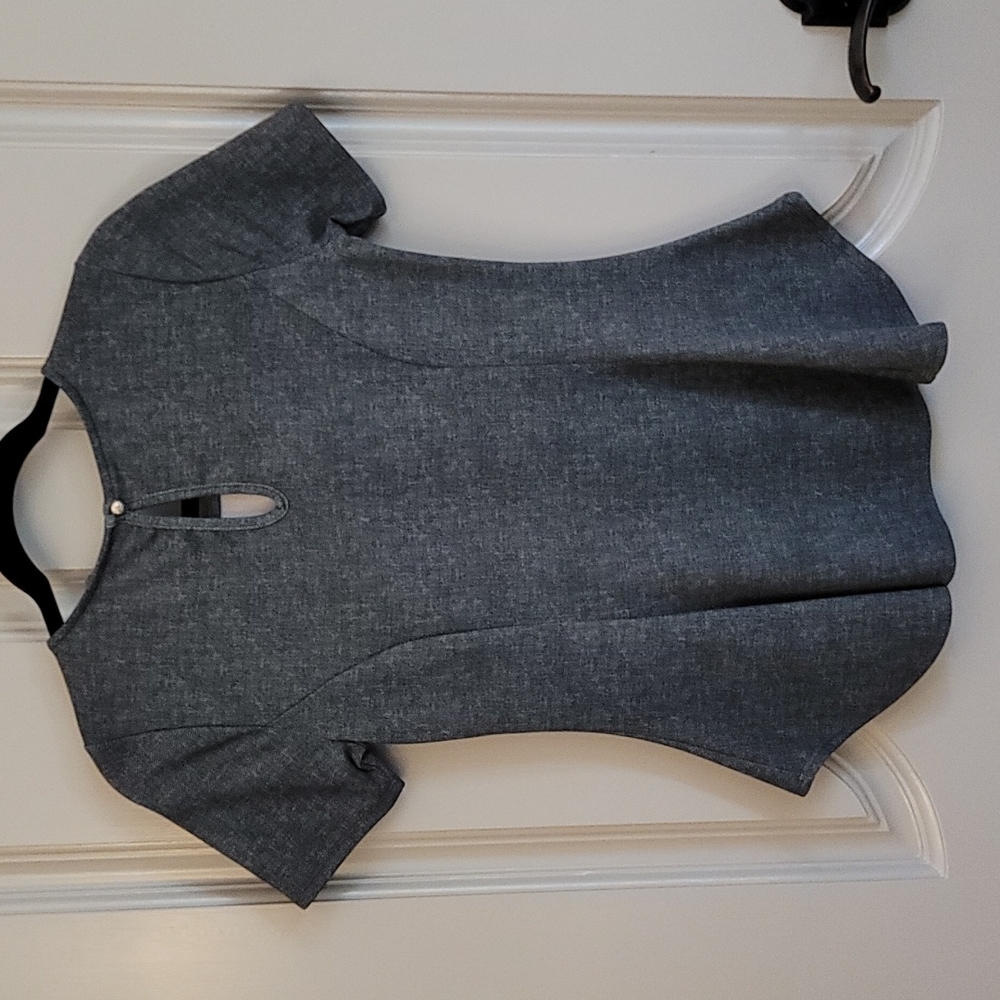 Grey top keyhole back
